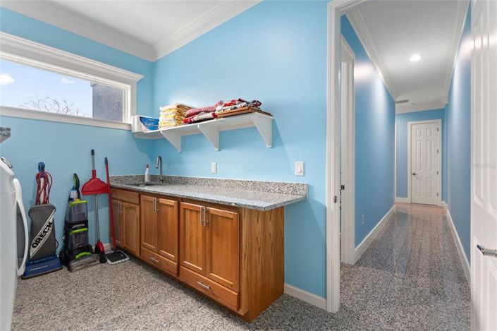 Image No.14-4 Bed Property for sale