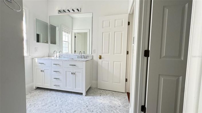 Image No.10-3 Bed Property for sale