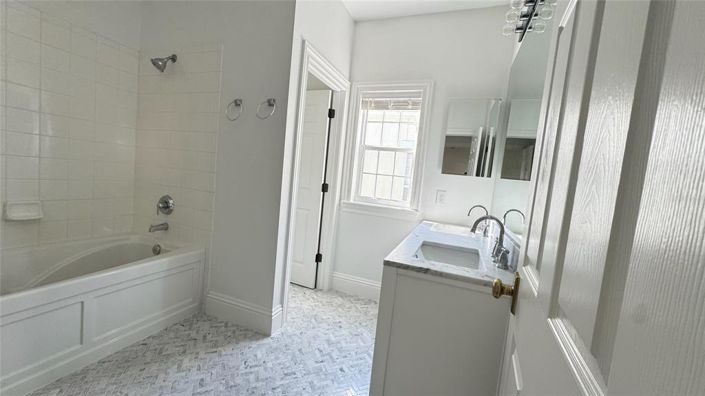 Image No.9-3 Bed Property for sale