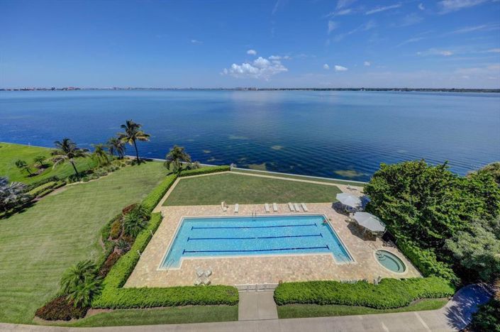 Image No.30-Propriété de 3 chambres à vendre à St. Petersburg