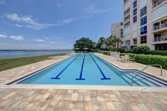 Image No.32-Propriété de 3 chambres à vendre à St. Petersburg