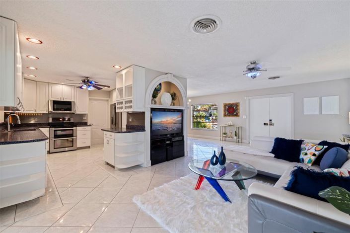 Image No.19-3 Bed Property for sale