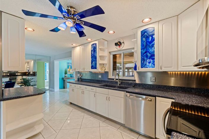 Image No.21-3 Bed Property for sale