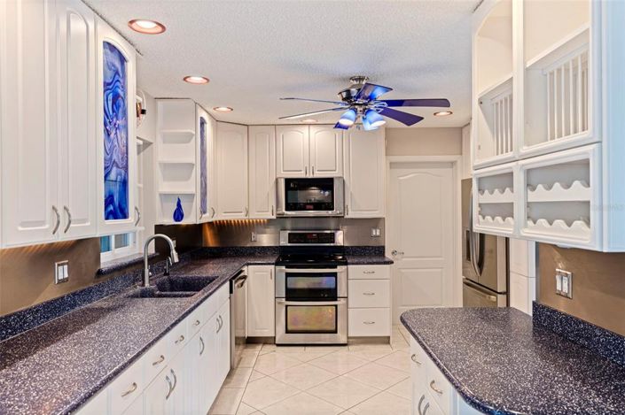 Image No.22-3 Bed Property for sale