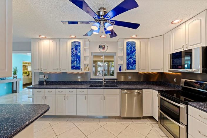 Image No.24-3 Bed Property for sale