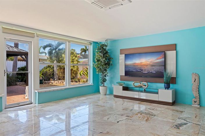 Image No.25-3 Bed Property for sale