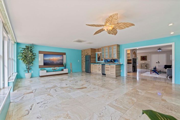 Image No.29-3 Bed Property for sale