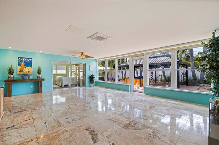 Image No.33-3 Bed Property for sale