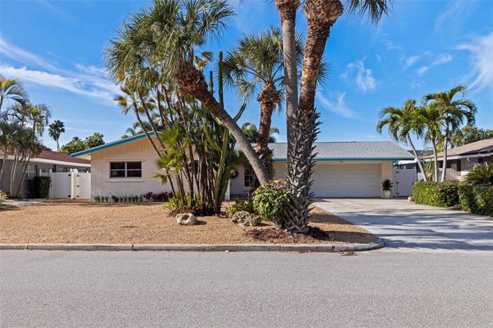 Image No.8-3 Bed Property for sale