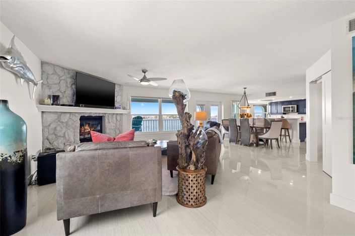 Image No.10-2 Bed Property for sale