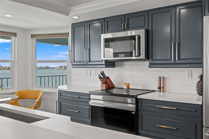 Image No.17-2 Bed Property for sale