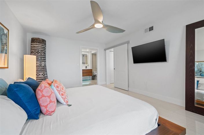 Image No.27-2 Bed Property for sale