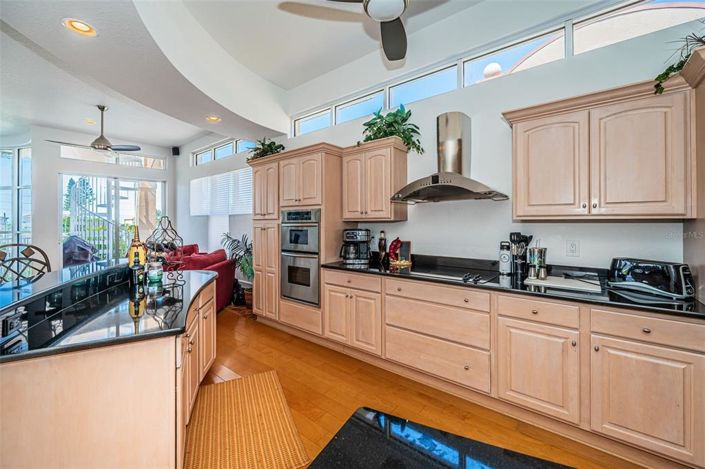 Image No.21-3 Bed Townhouse for sale