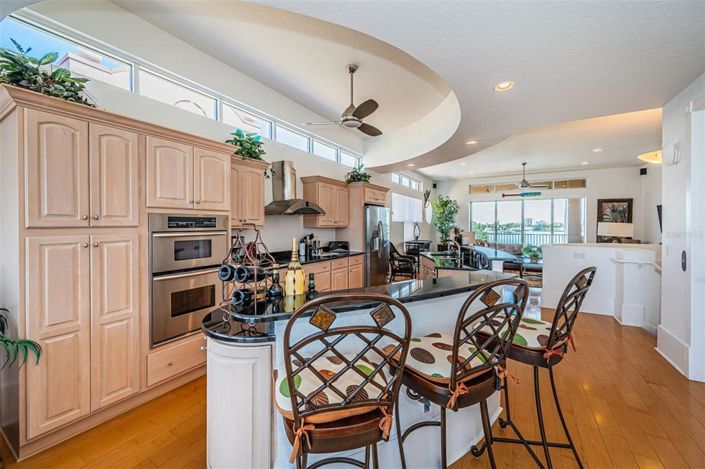 Image No.25-3 Bed Townhouse for sale