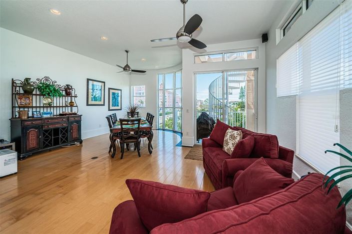 Image No.35-3 Bed Townhouse for sale