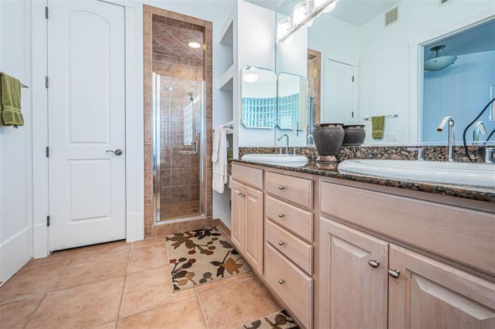 Image No.47-3 Bed Townhouse for sale