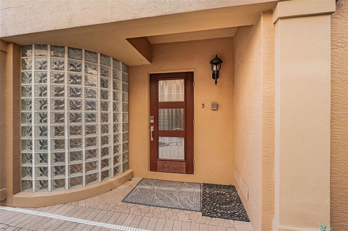 Image No.6-3 Bed Townhouse for sale