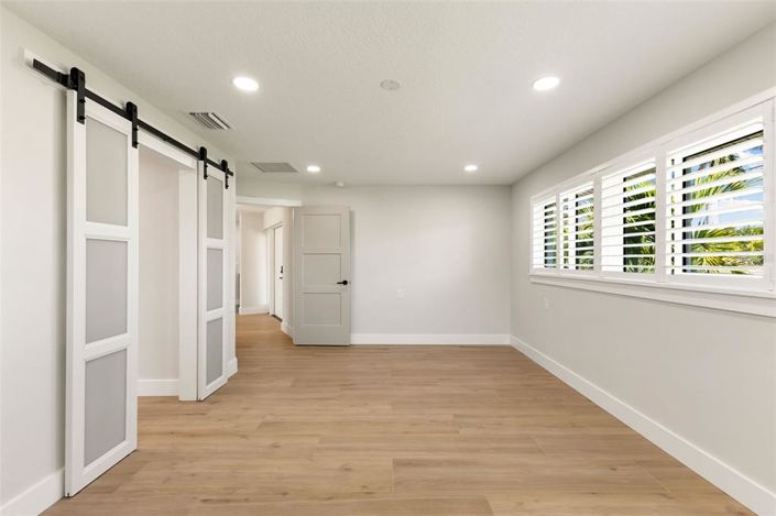 Image No.11-3 Bed Property for sale