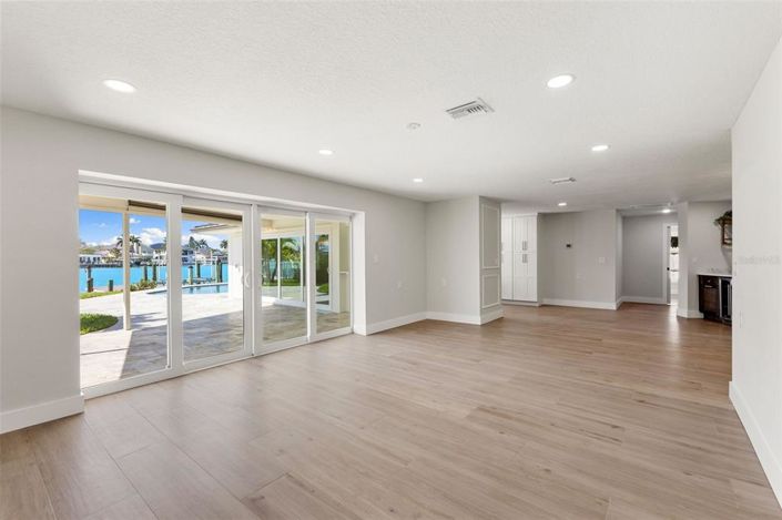 Image No.21-3 Bed Property for sale