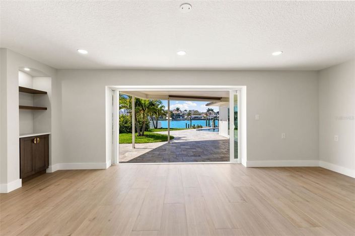 Image No.22-3 Bed Property for sale