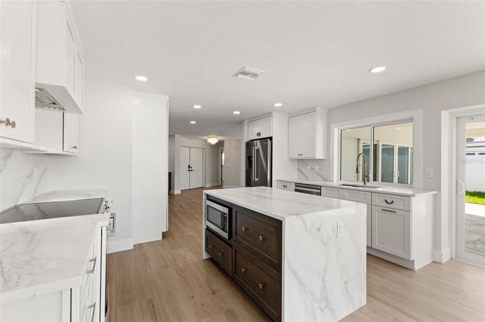 Image No.33-3 Bed Property for sale