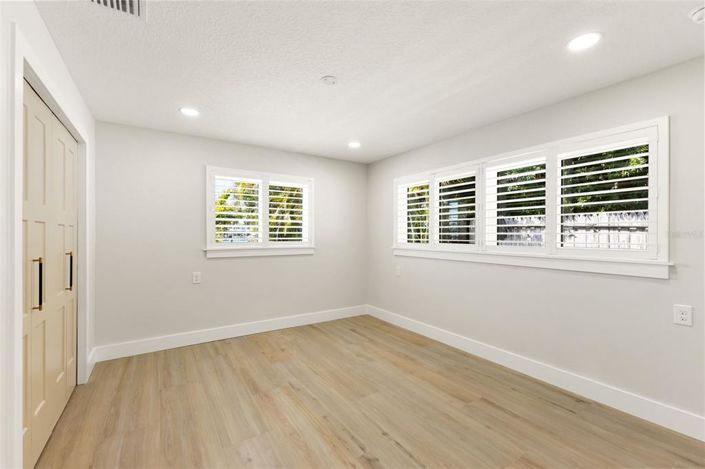 Image No.42-3 Bed Property for sale