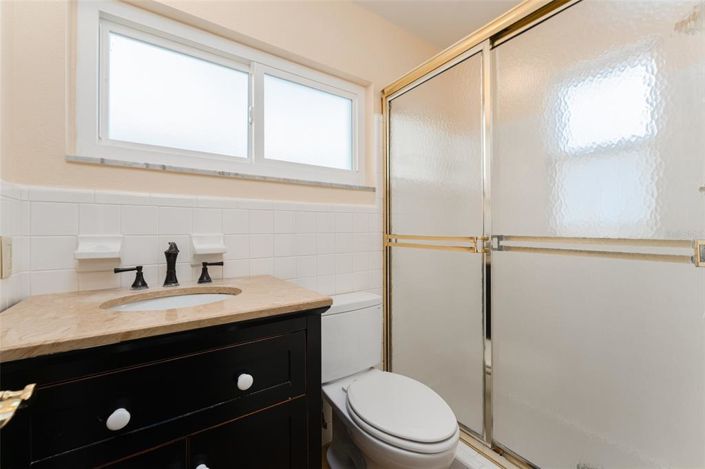 Image No.20-3 Bed Property for sale