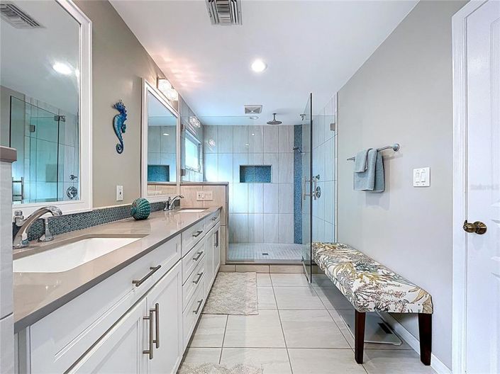 Image No.25-4 Bed Property for sale