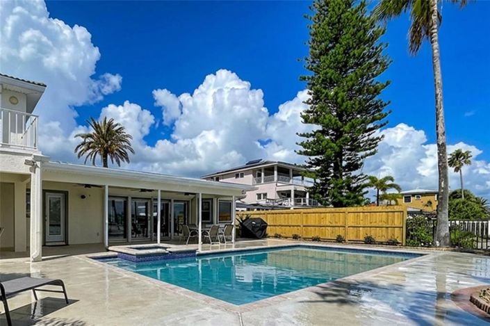 Image No.38-4 Bed Property for sale