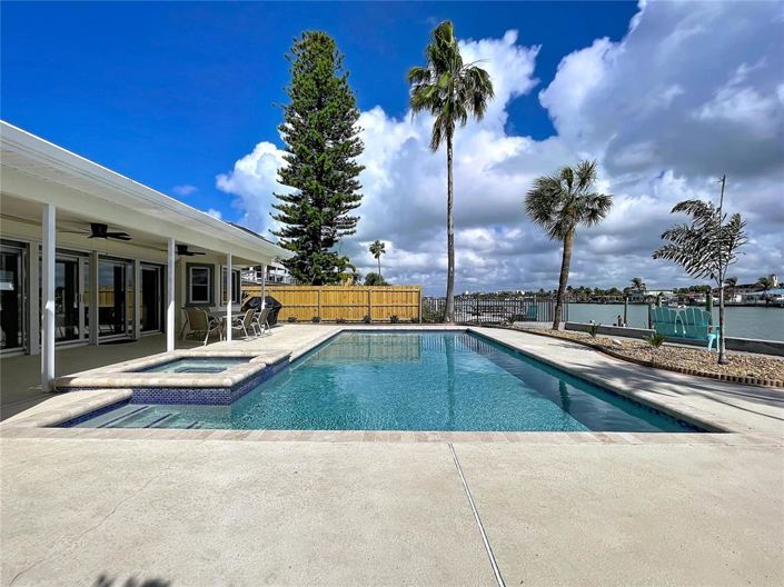 Image No.40-4 Bed Property for sale