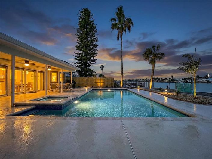 Image No.43-4 Bed Property for sale