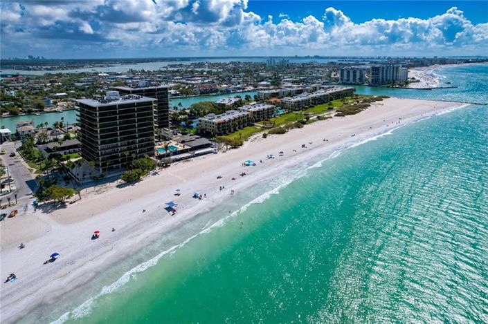 Image No.56-4 Bed Property for sale