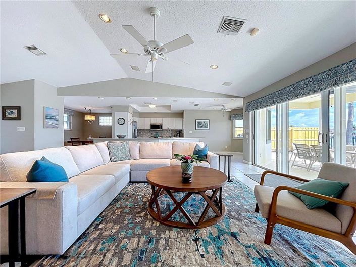 Image No.6-4 Bed Property for sale