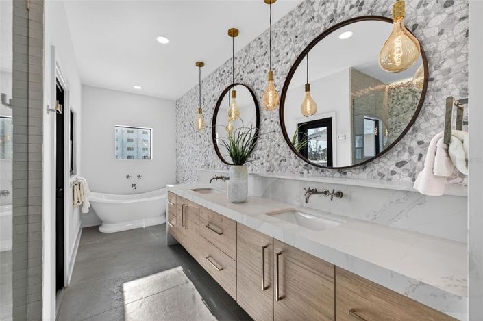 Image No.48-3 Bed Property for sale