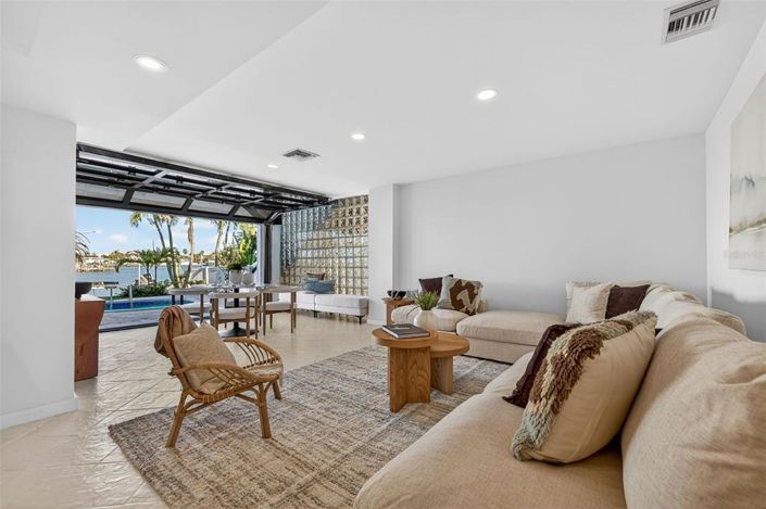 Image No.60-3 Bed Property for sale