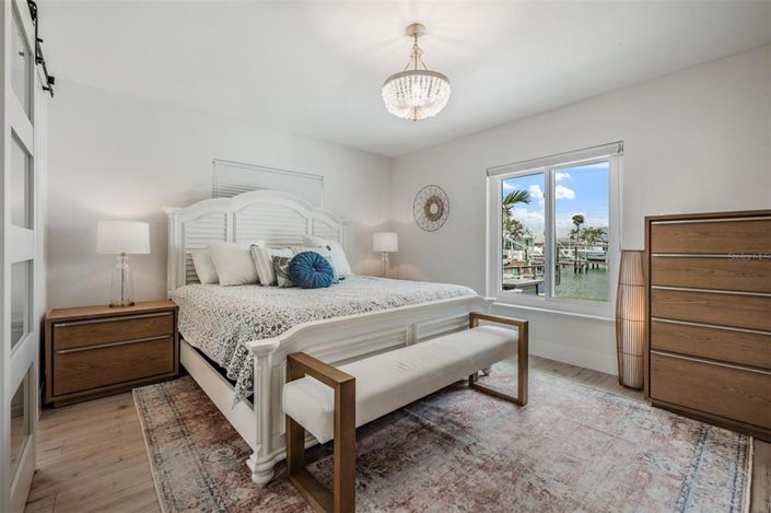 Image No.13-3 Bed Property for sale