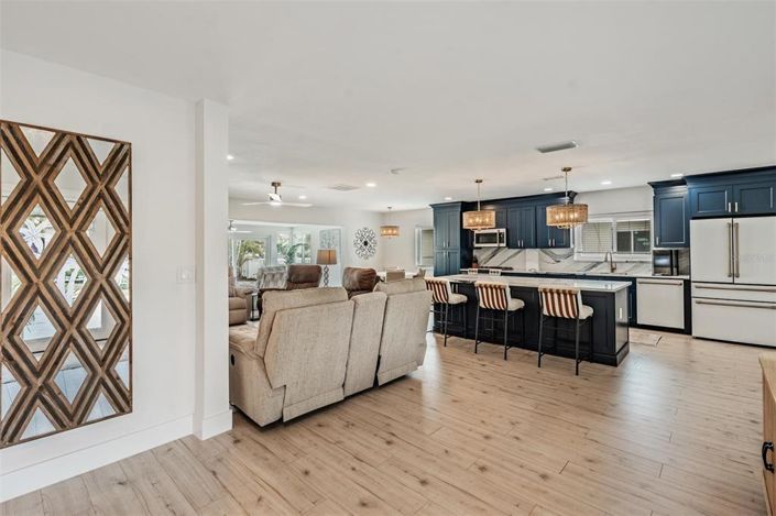 Image No.26-3 Bed Property for sale