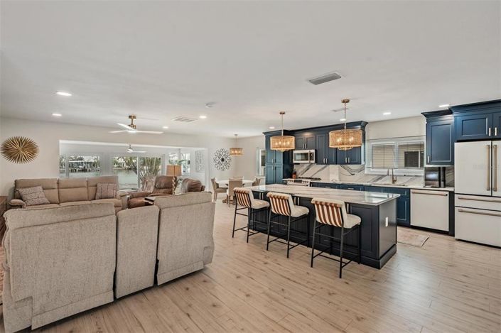 Image No.27-3 Bed Property for sale