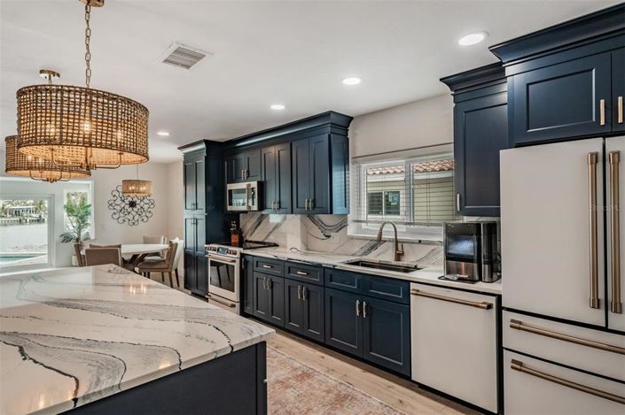 Image No.28-3 Bed Property for sale