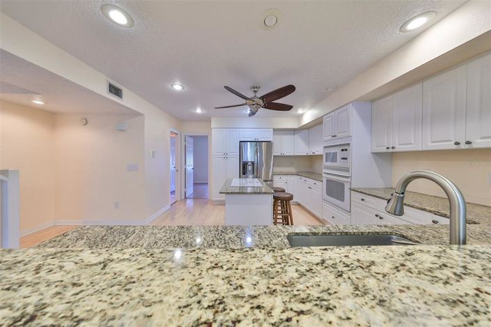 Image No.12-3 Bed Townhouse for sale