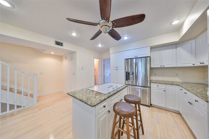 Image No.14-3 Bed Townhouse for sale