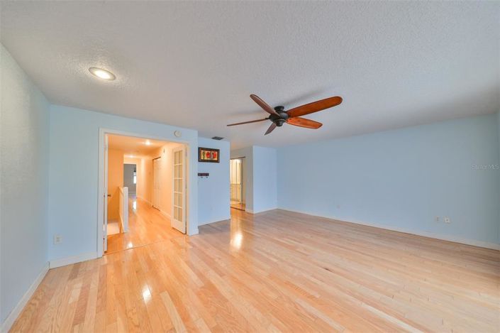 Image No.22-3 Bed Townhouse for sale