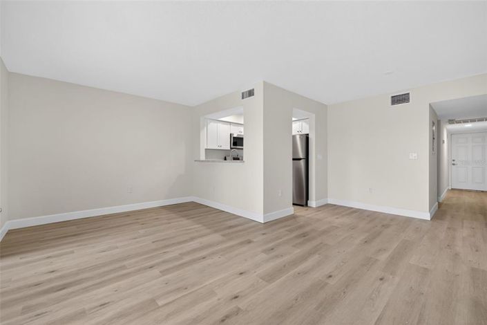 Image No.12-1 Bed Property for sale