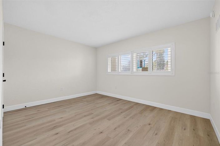 Image No.14-1 Bed Property for sale