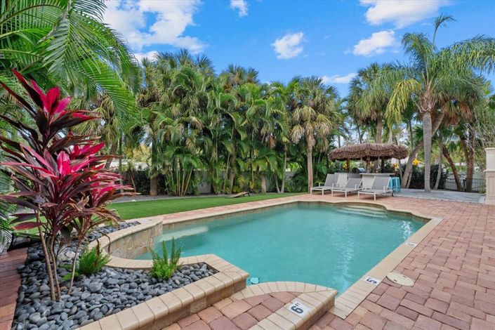 Image No.11-5 Bed Property for sale