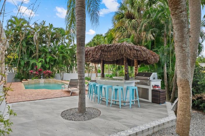 Image No.14-5 Bed Property for sale