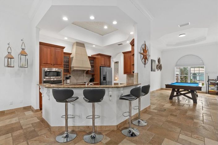 Image No.17-5 Bed Property for sale