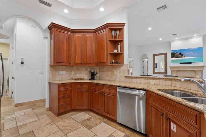 Image No.18-5 Bed Property for sale