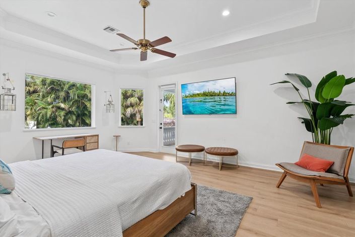 Image No.24-5 Bed Property for sale