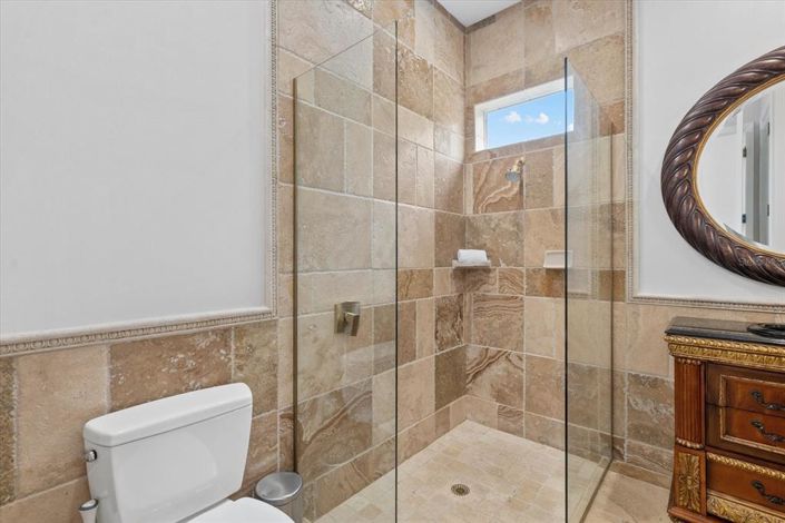 Image No.30-5 Bed Property for sale